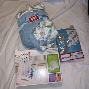 Munchkin drying Rack, bath towels & baby blanket